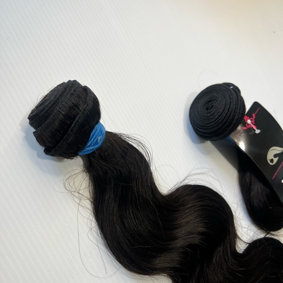 20 & 22 in Brazilian Body Wave Black Unprocessed 100% authentic Human hair - Picture 4 of 4